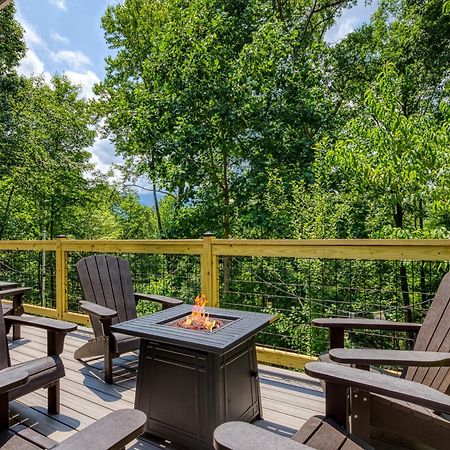 Whispering Winds, Hot Tub, Game Room, Wifi, 1089 Free Tickets Each Paid Day, Dollywood And More Gatlinburg Dış mekan fotoğraf