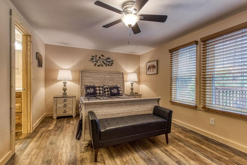 Whispering Winds, Hot Tub, Game Room, Wifi, 1089 Free Tickets Each Paid Day, Dollywood And More Gatlinburg Dış mekan fotoğraf