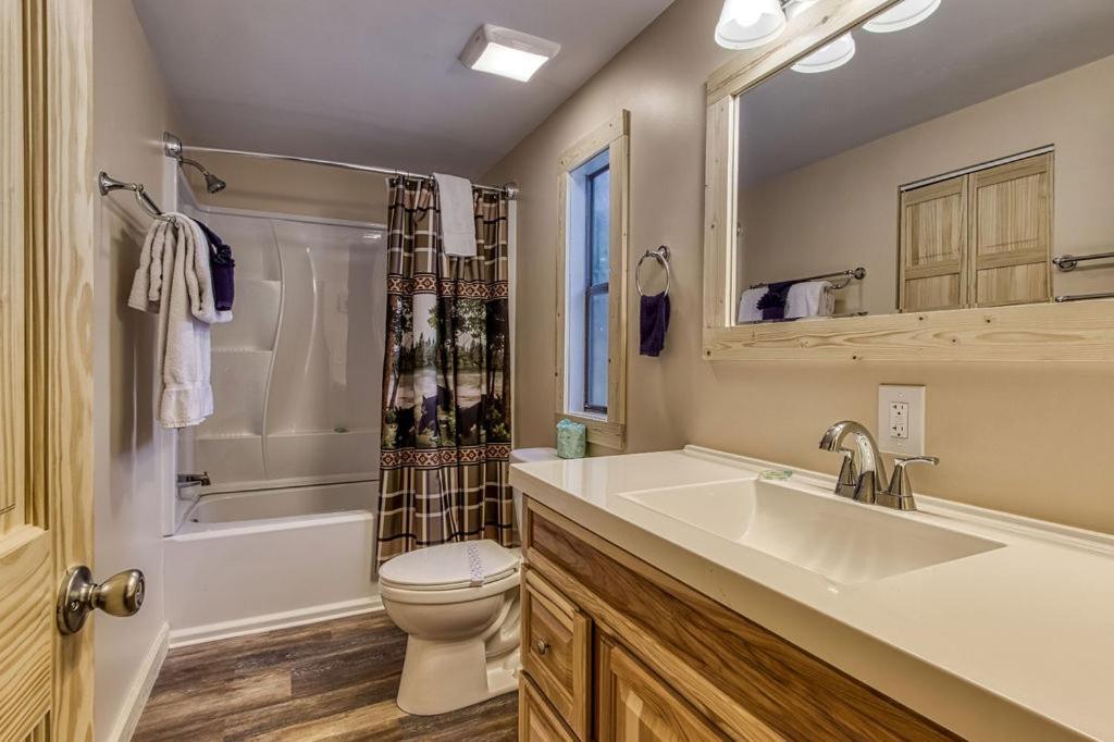 Whispering Winds, Hot Tub, Game Room, Wifi, 1089 Free Tickets Each Paid Day, Dollywood And More Gatlinburg Dış mekan fotoğraf