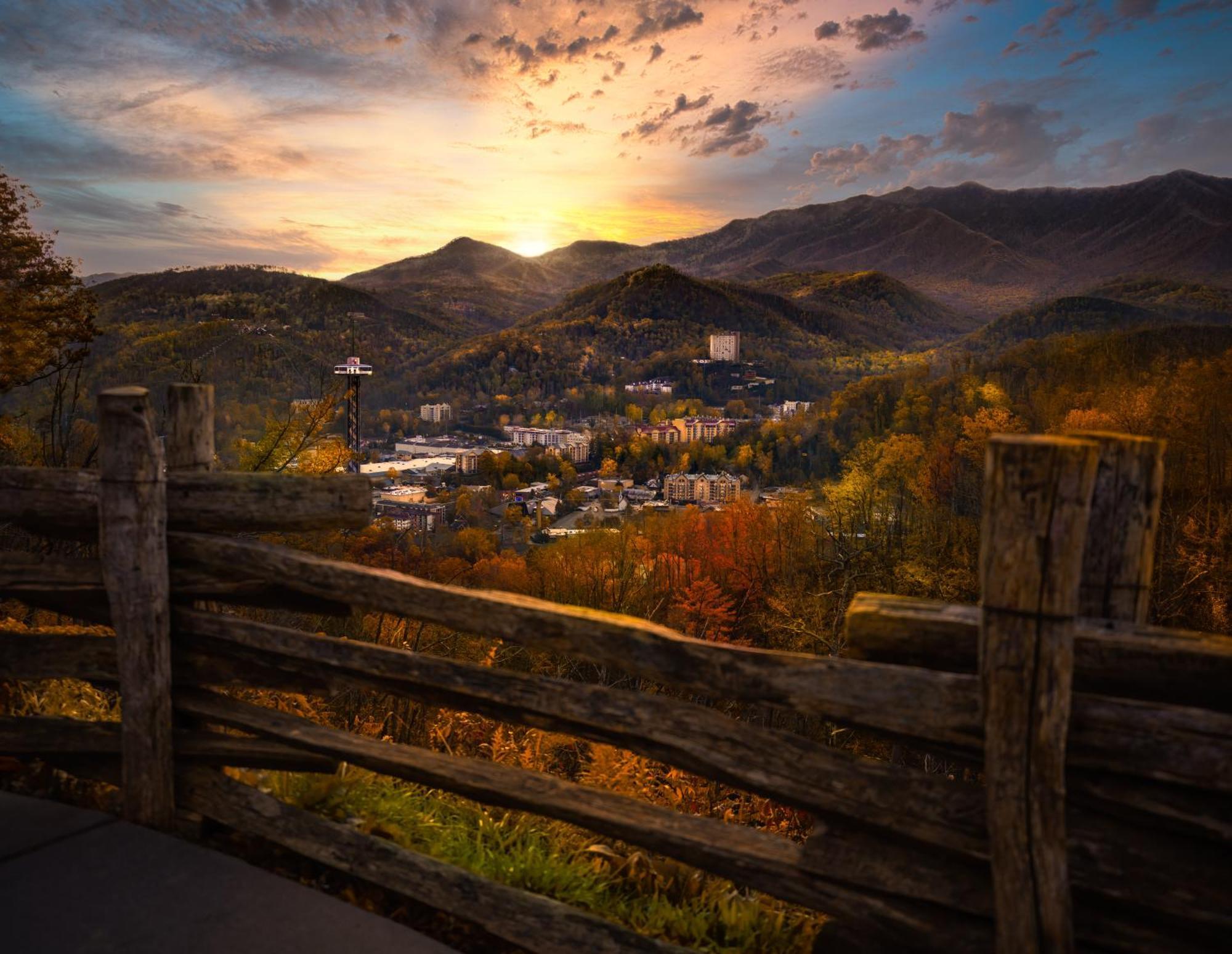 Whispering Winds, Hot Tub, Game Room, Wifi, 1089 Free Tickets Each Paid Day, Dollywood And More Gatlinburg Dış mekan fotoğraf
